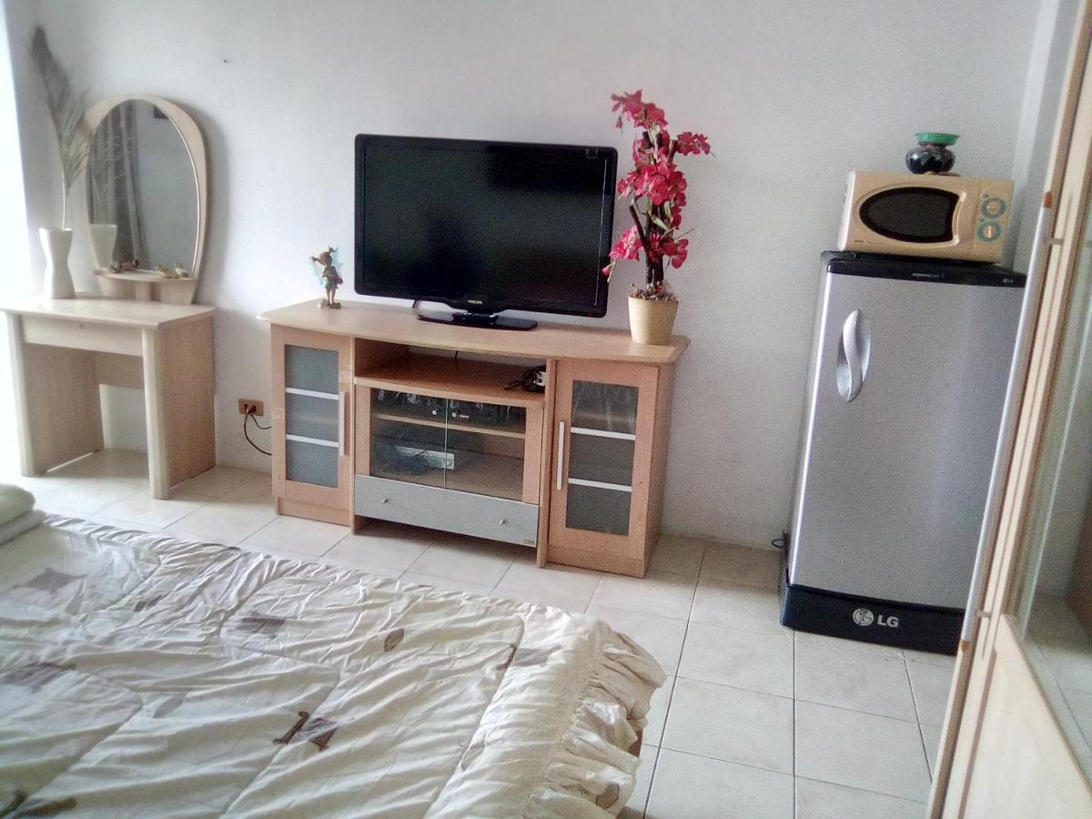View Talay #1 = Jomtien Call Me +66-8-68409-206 Appartement